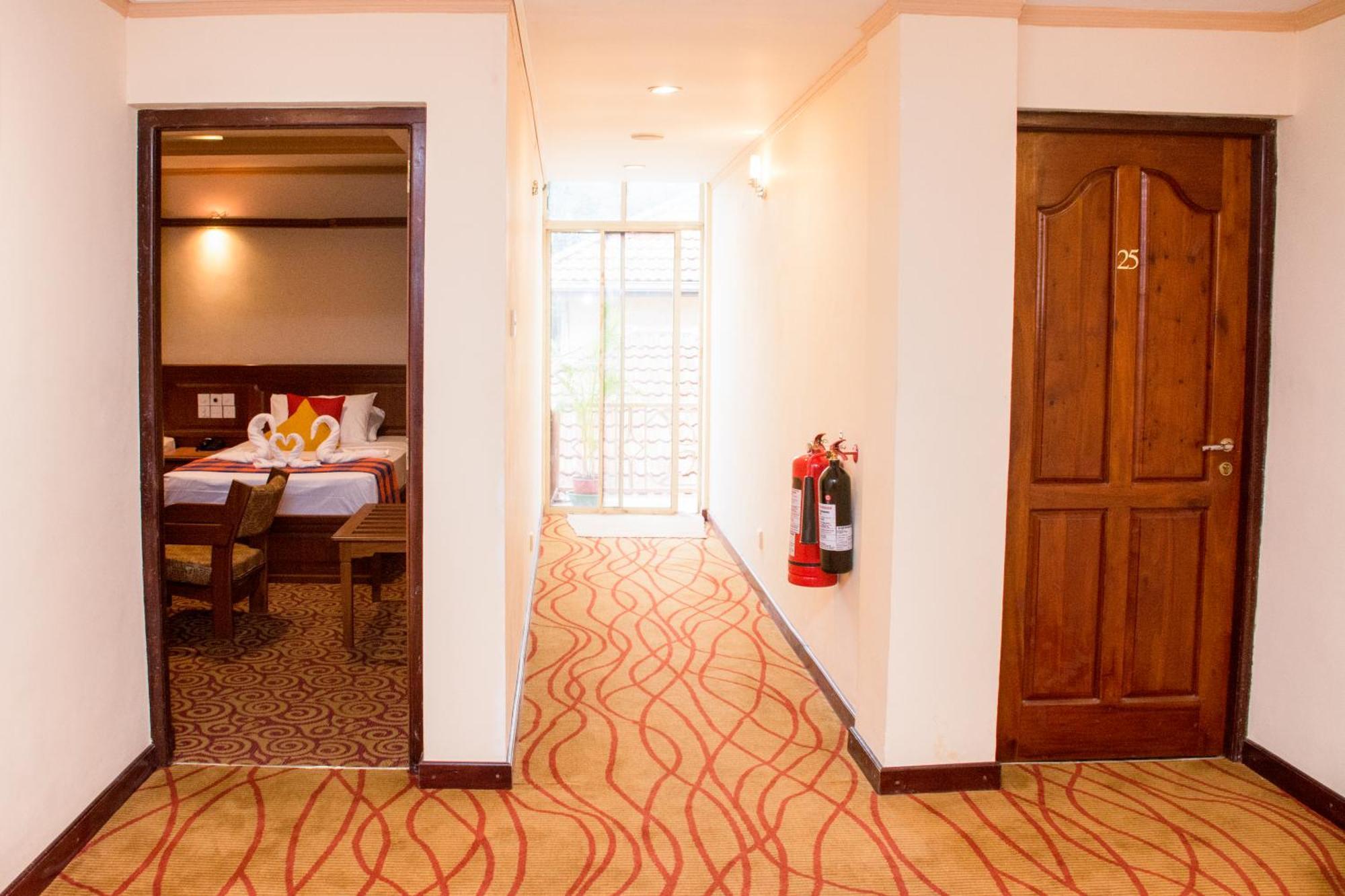 Hotel Lakefield Kandy Exterior photo